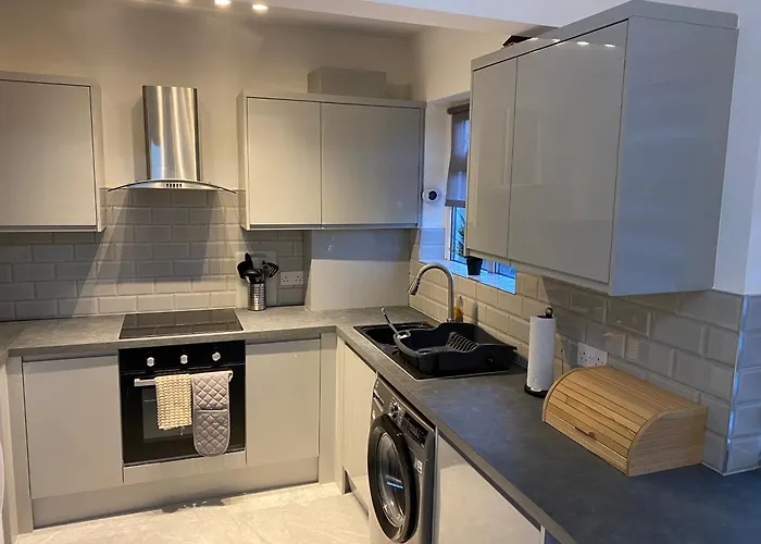 Eejs Stylish 3 Bedroom House - Greenwich